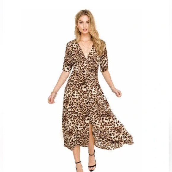 Astr Dresses & Skirts - ASTR The Label leopard print button-down dress